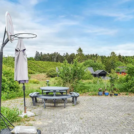 4 Bedroom Amazing Home In Silkeborg Feriehus *